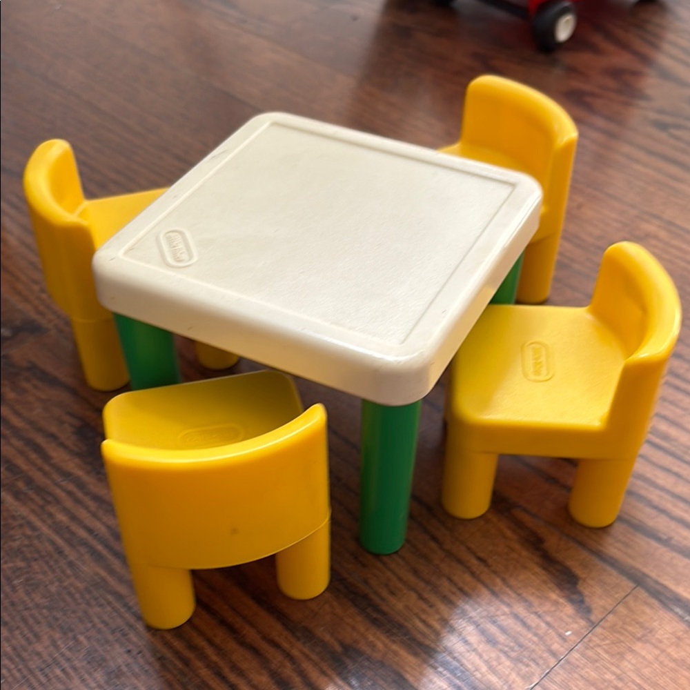 Little tikes dollhouse table and chairs